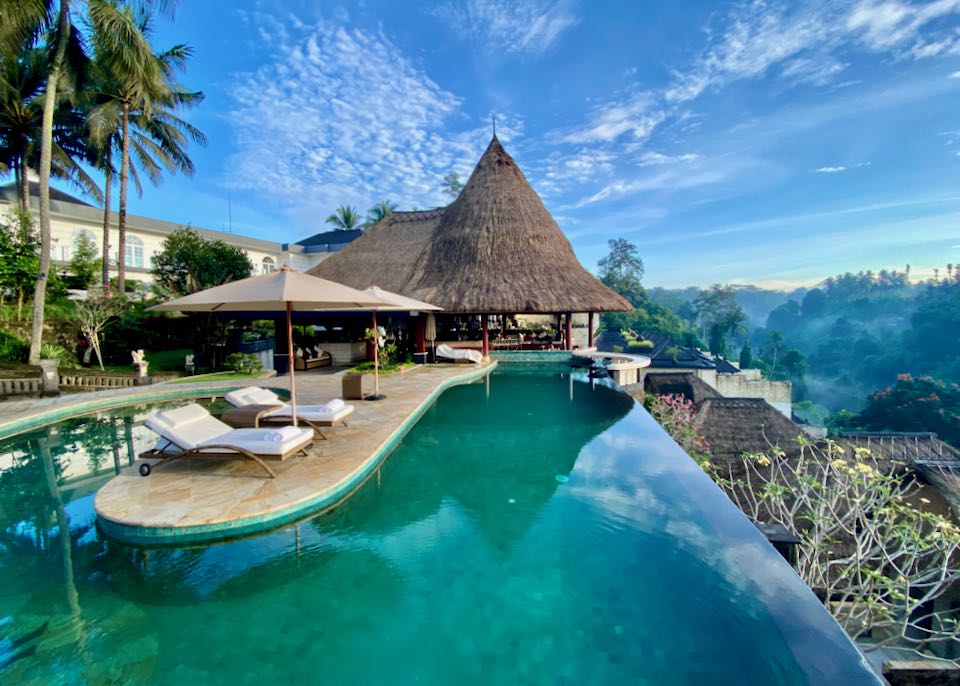 luxurious yet affordable resorts in Bali, Indonesia