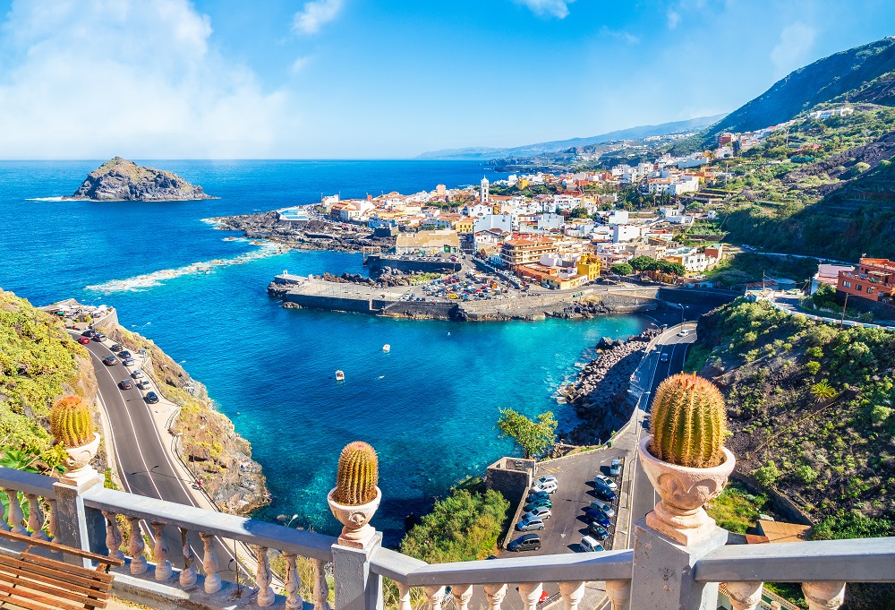 Visit the year-round beach destinations in the Canary Islands