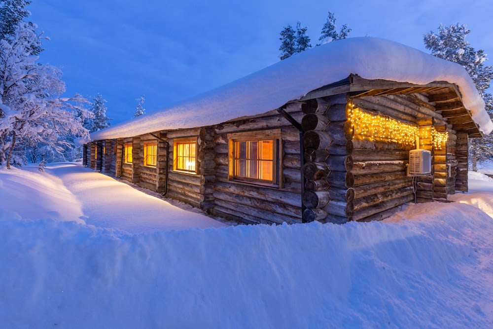 What Other Accommodation Options are Available at Kakslauttanen Arctic Resort?