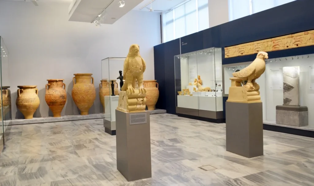 Exploring the Heraklion Archaeological Museum